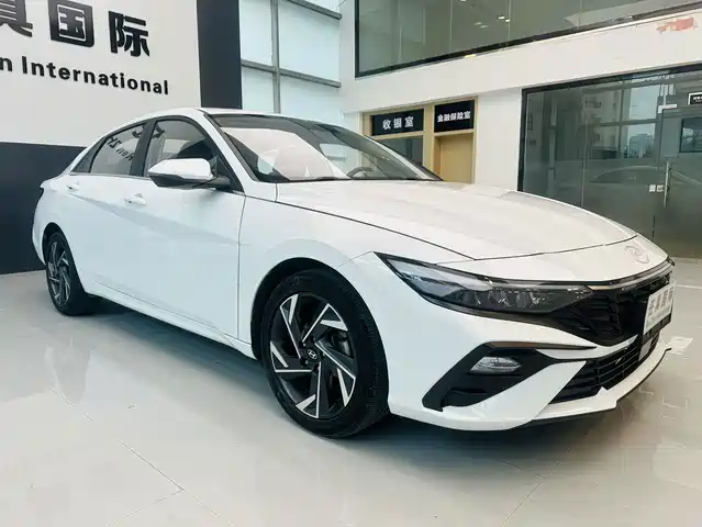 Hyundai Elantra 2023
