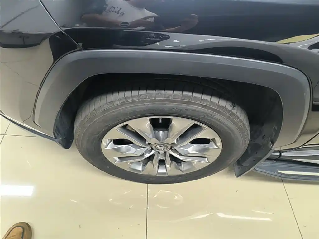 Toyota Wildlander 2022 2.0L CVT FWD Luxury PLUS Edition фото 23