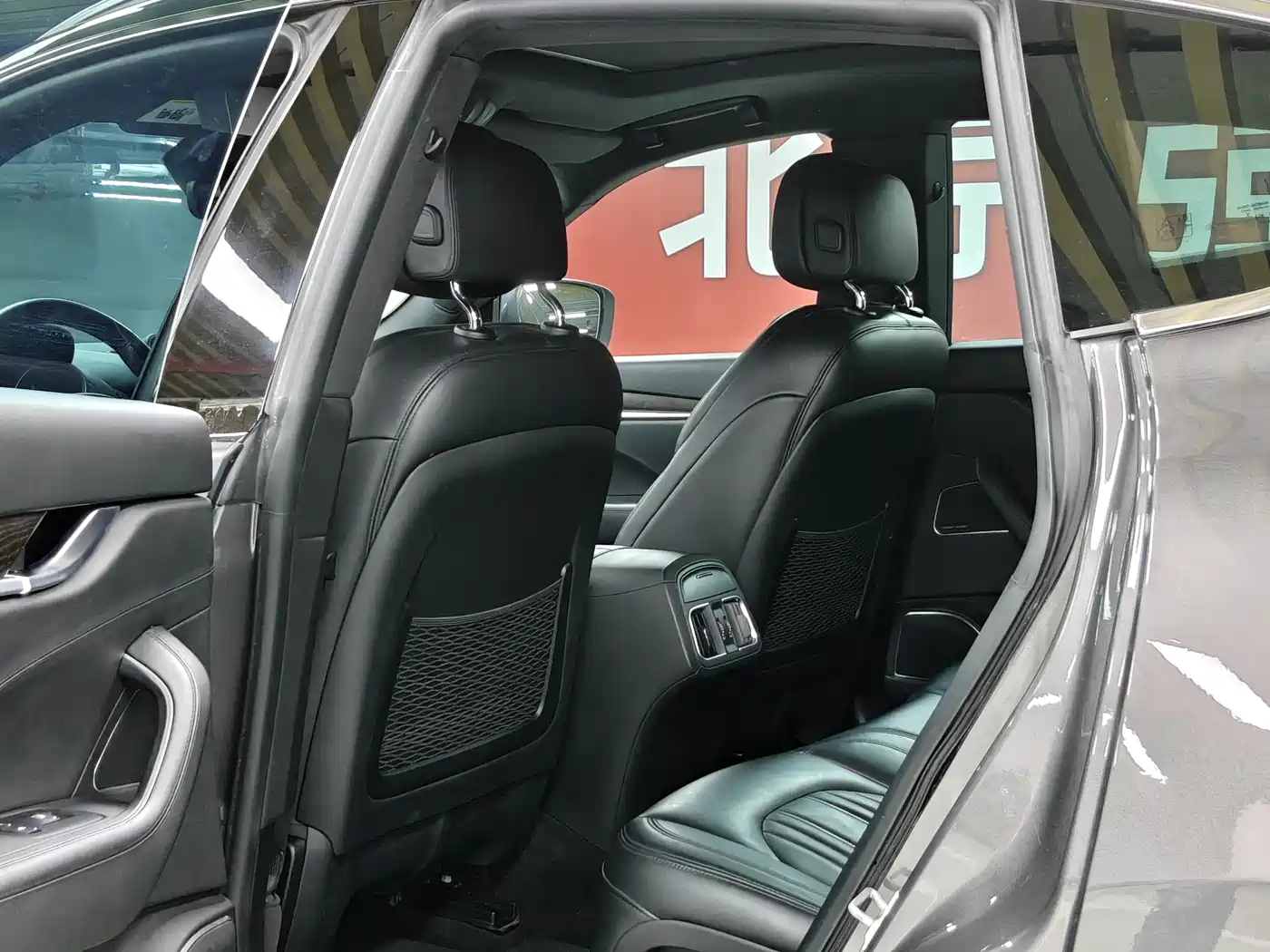 Maserati Levante 2018 3.0T Classic Edition фото 8