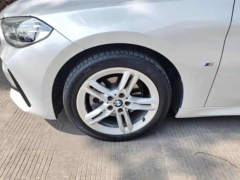 BMW 1 Series 2019 118i M Sport Package фото 23