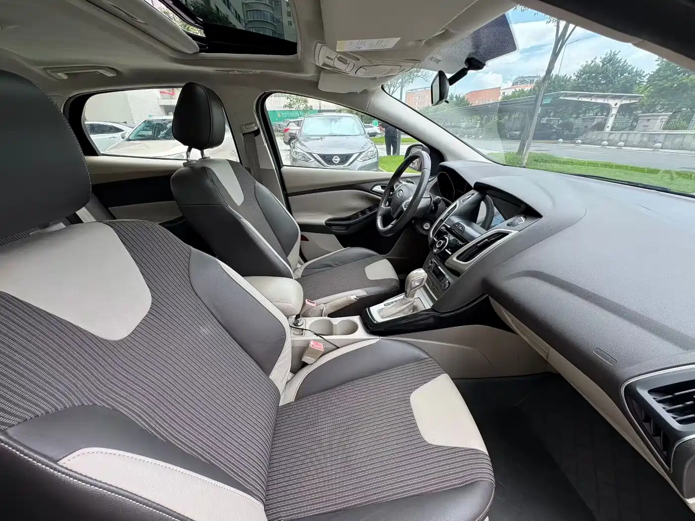 Photo 9 - Ford Focus
