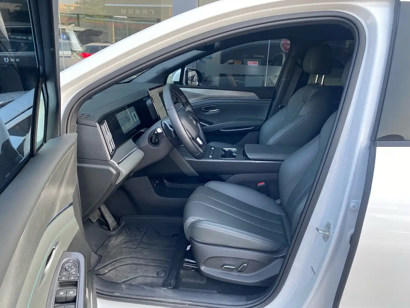 BYD Song L DM-i 2025 2026 DM-i Intelligent Driving Edition 135KM Base Model