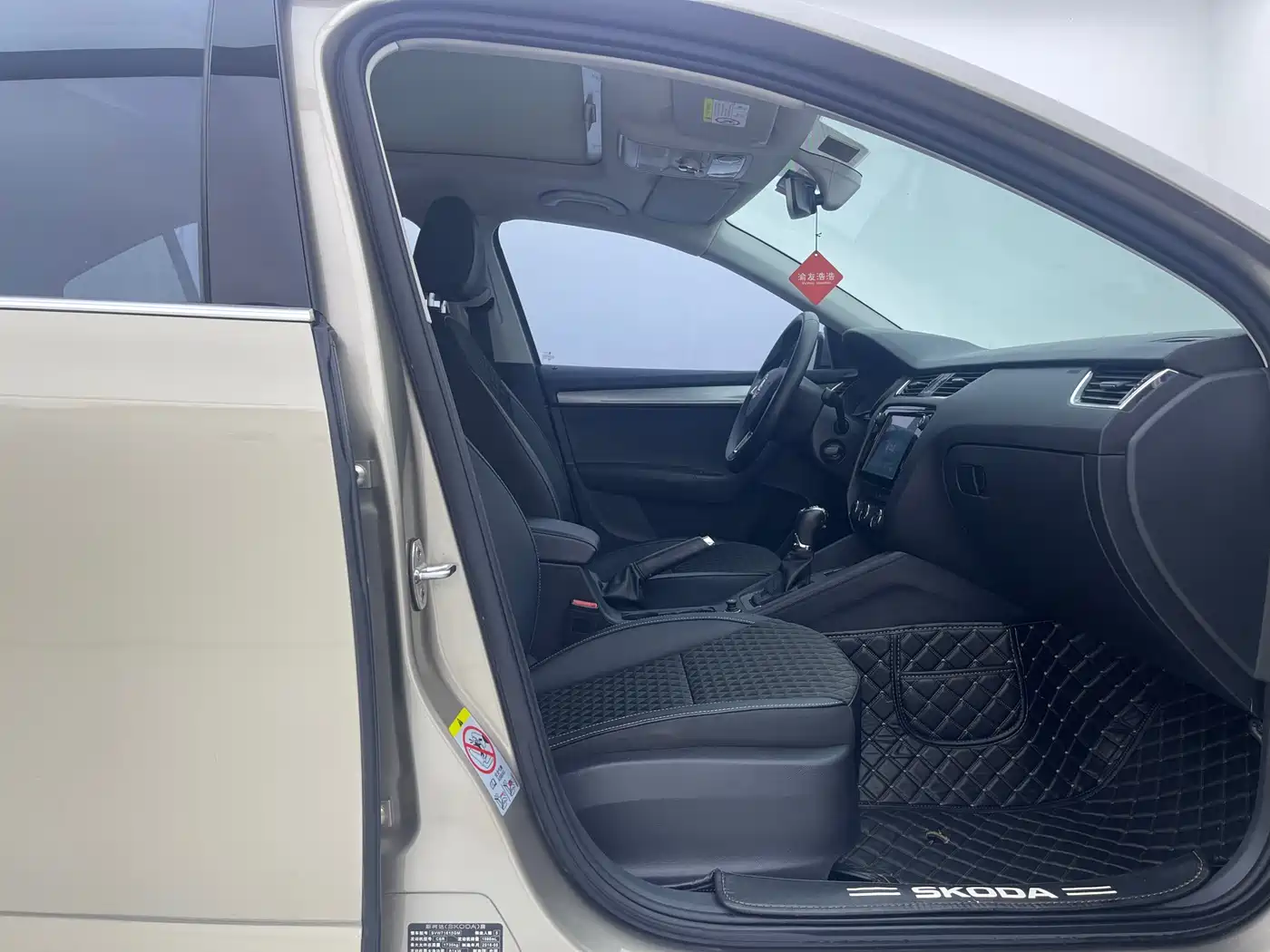Škoda Octavia 2018 1.6L Automatic Luxury фото 14