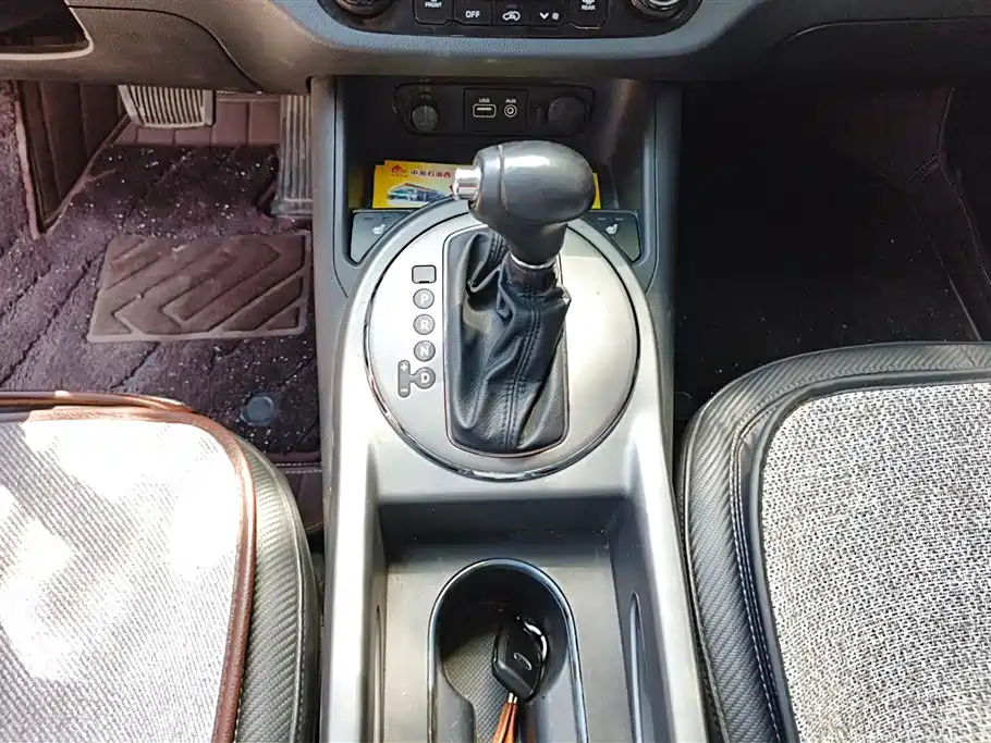 Kia Sportage 2016 2.0L Automatic 2WD DLX фото 16