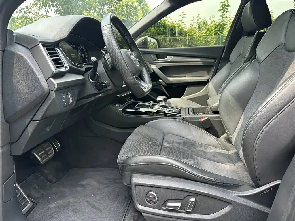 Audi Q5L Sportback 2021 40 TFSI Launch Special Edition фото 11