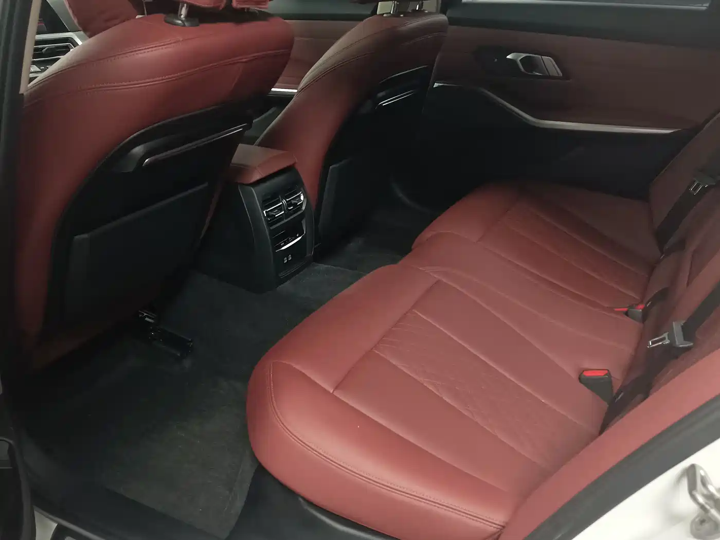 BMW 3 Series 2022 325Li M Sport Shadow Edition фото 8