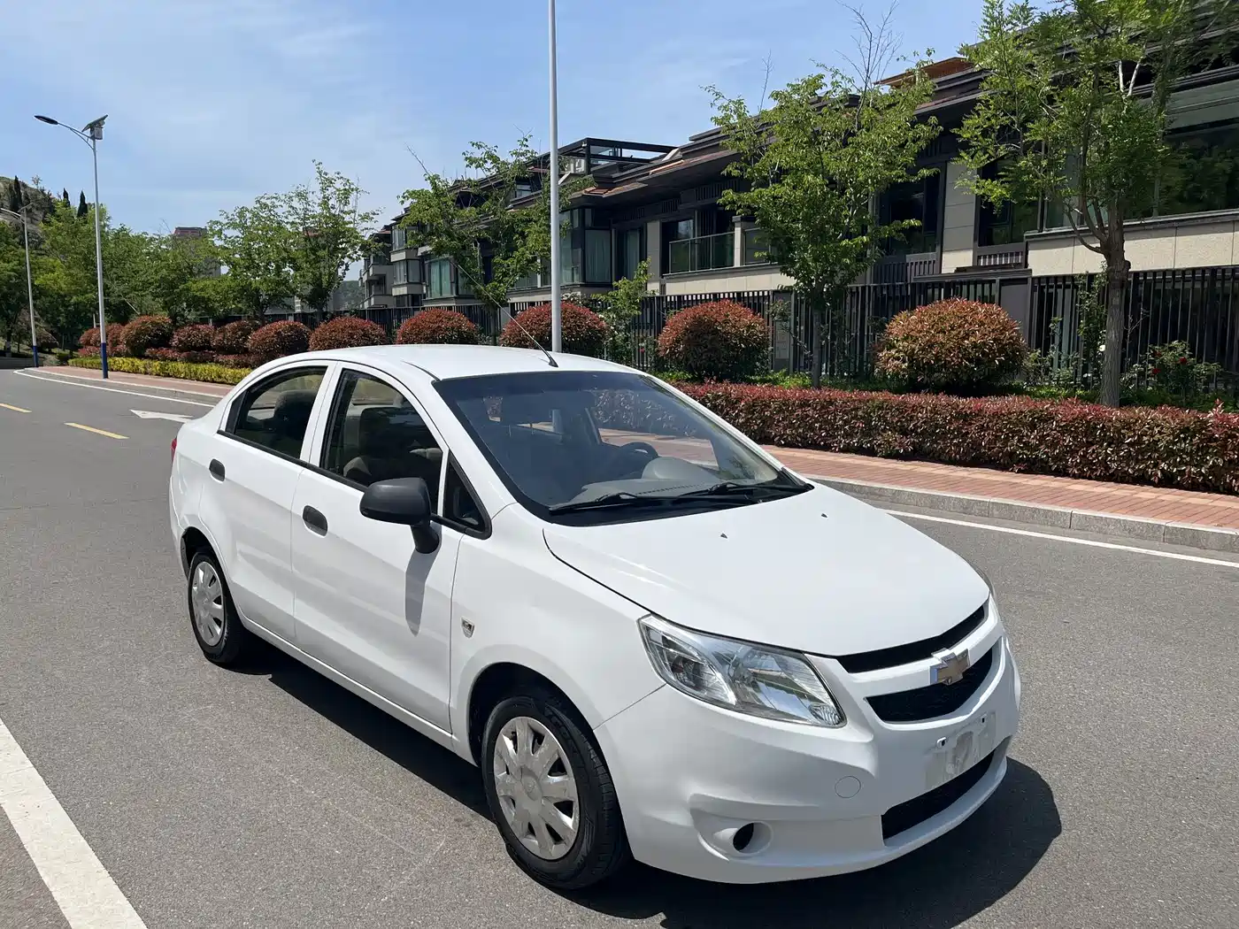 Chevrolet Sail 2013 Sedan 1.2L AMT Ideal Edition фото 3