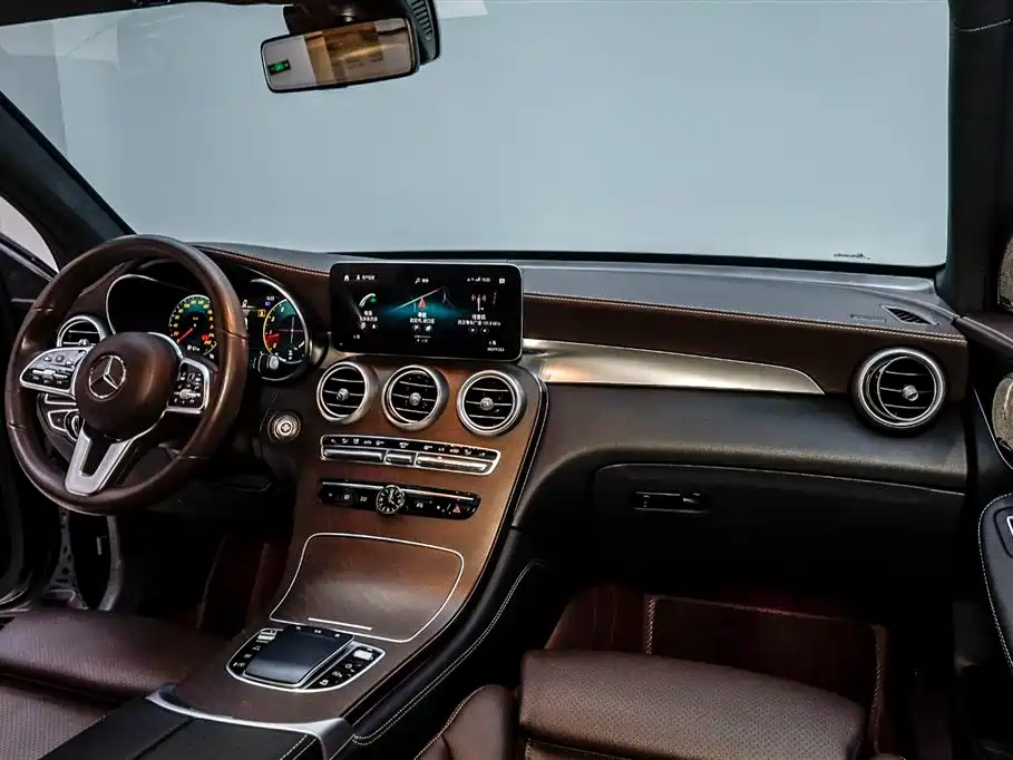 Mercedes-Benz GLC 2021 GLC 260 L 4MATIC Luxury фото 20
