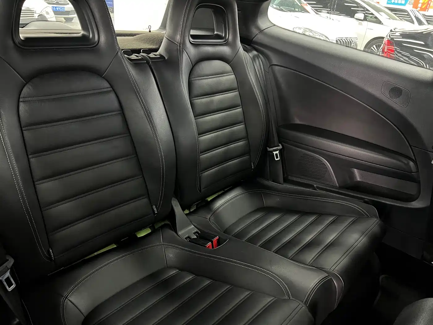 Volkswagen Scirocco 2011 2.0TSI Luxury фото 6