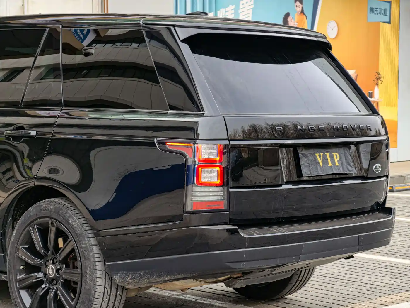 Land Rover Range Rover 2015 3.0 SC V6 Obsidian Limited Edition фото 20