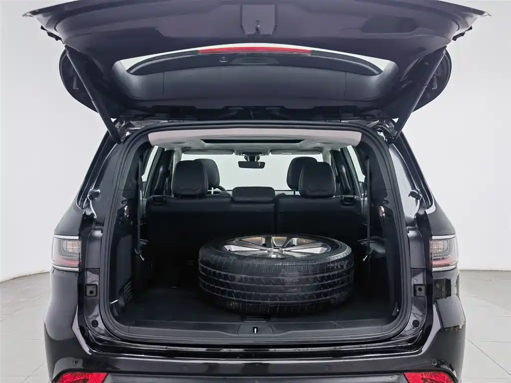 JEEP GRAND COMMANDER