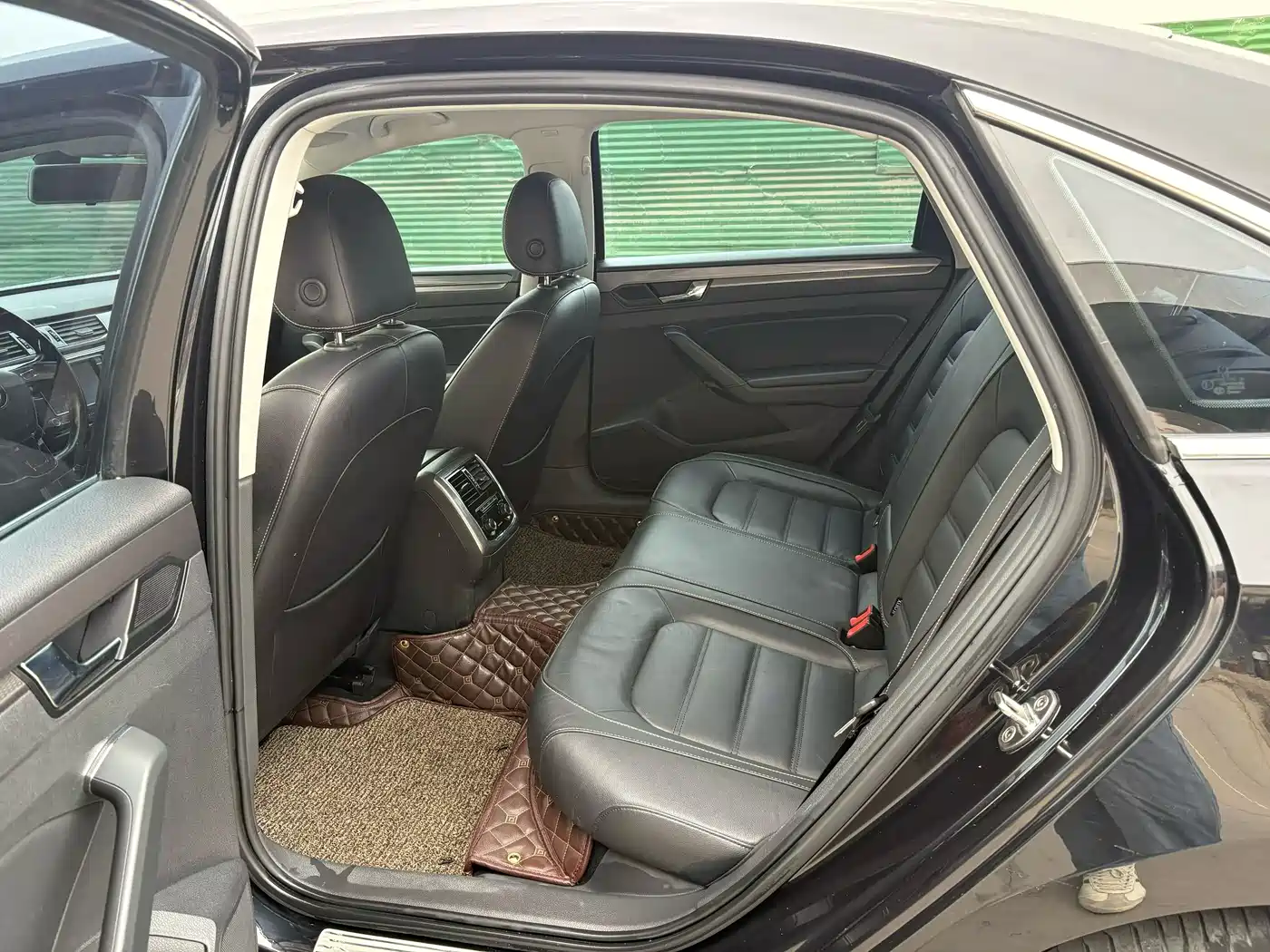 Volkswagen Passat 2016 330TSI DSG Honor Edition фото 9