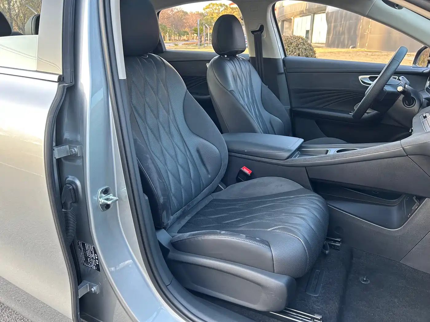 Roewe D7 2026 2025 DMH 125km World Champion Edition
