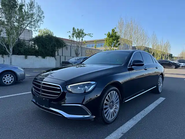 Mercedes-Benz E-Class 2022