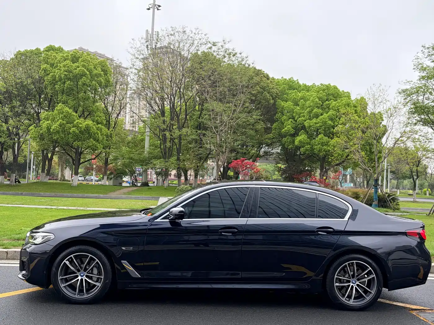 BMW 5 SERIES NEW ENERGY