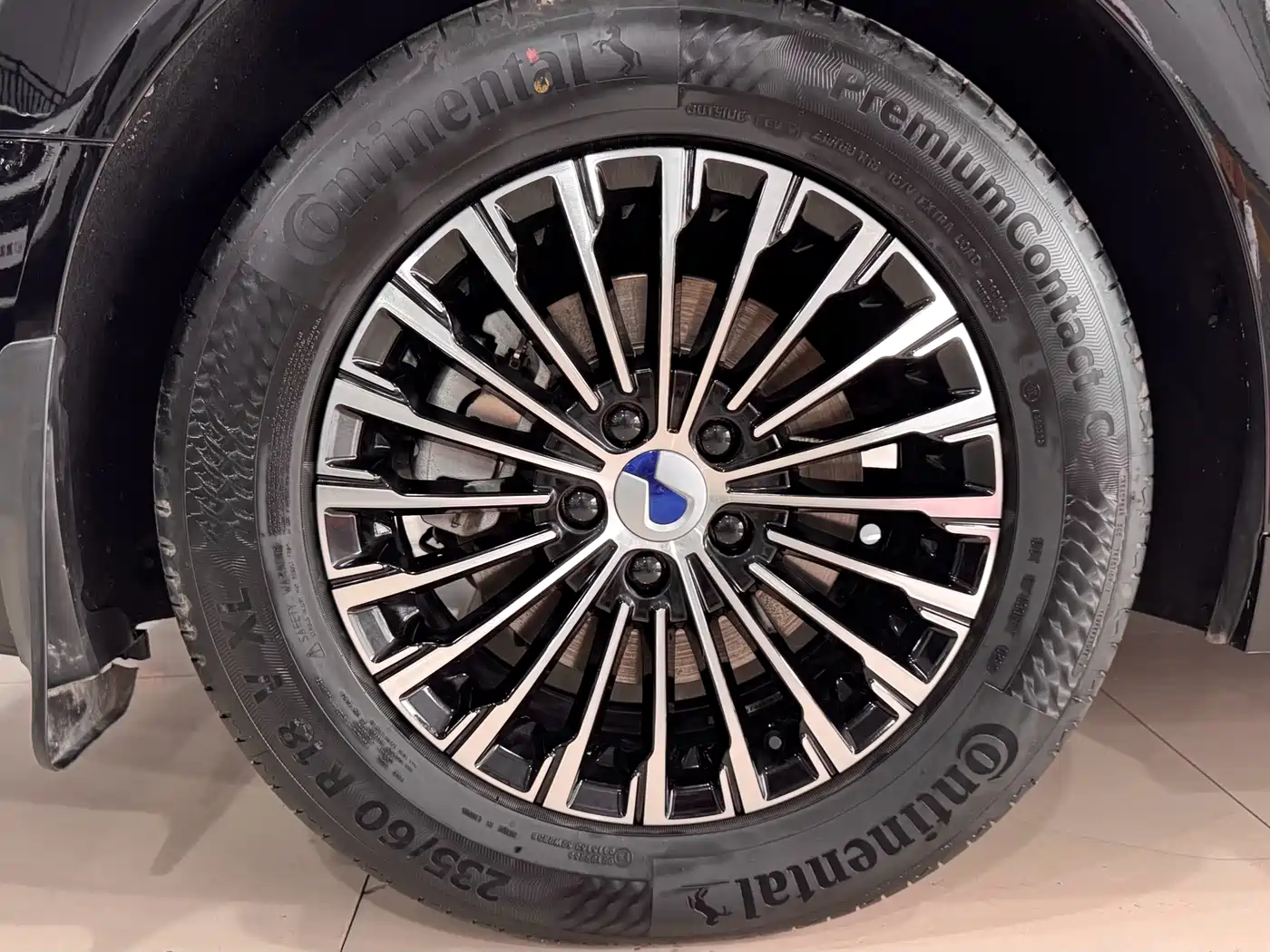 Denza D9 2026 2024 DM-i 980 AWD Premium