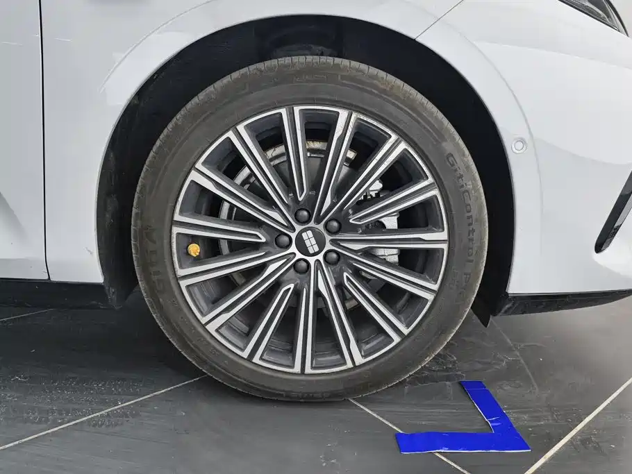 Geely Galaxy Galaxy Xingyao 8 2025 2025 Model 130km EM-i Flagship Edition
