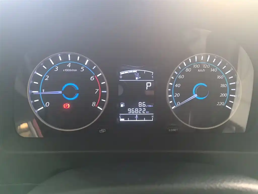 Dongfeng Fengxing Joyear XV 2017 2016 1.6L CVT Luxury