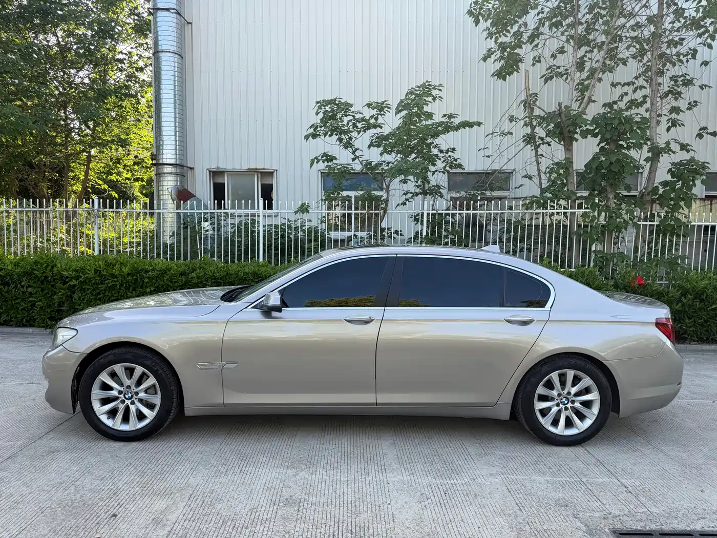 BMW 7 Series 2013 Model 740Li xDrive фото 6