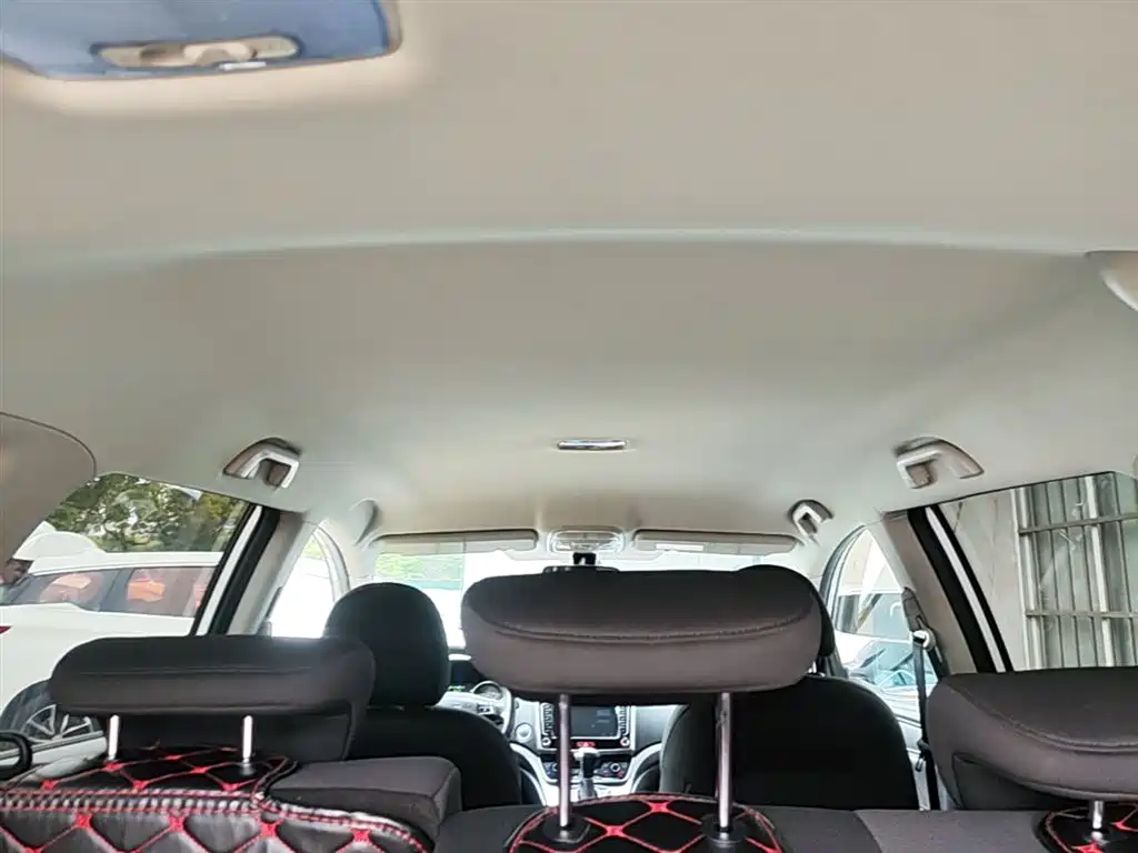 Haval M6 2017 1.5T Automatic 2WD Urban фото 18