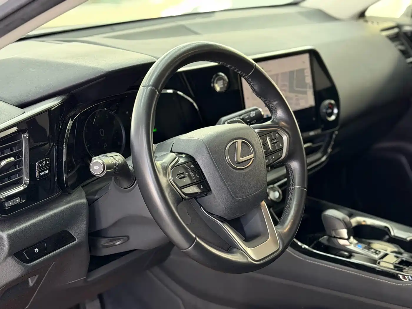 Lexus NX 2022 260 FWD Innovation Edition фото 12