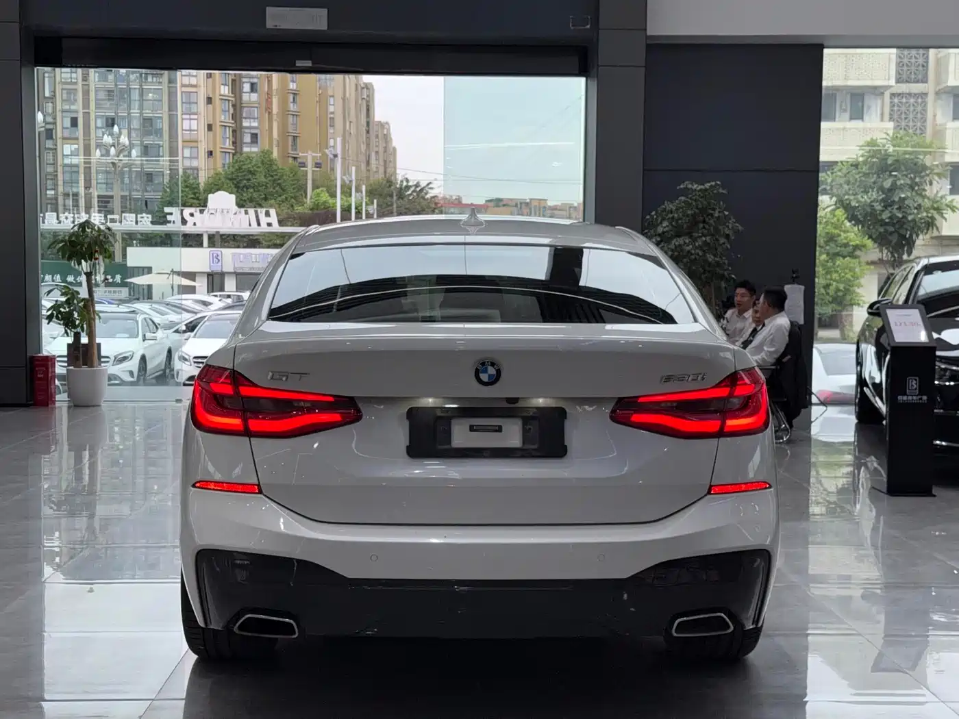 BMW 6 Series GT 2020 630i M Sport Package фото 8