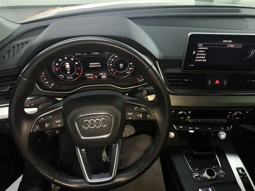 Audi Q5L 2020 Facelift 40 TFSI Honor Fashion фото 10