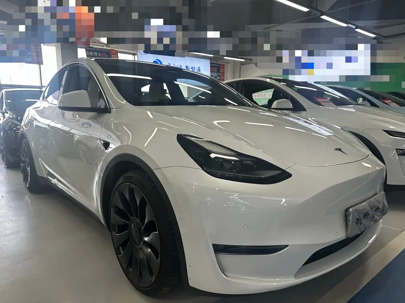 TESLA MODEL Y