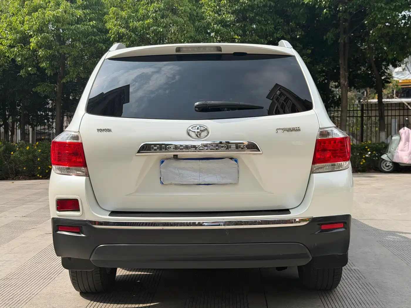 Toyota Highlander 2012 2.7L 2WD 5-seater Elite Edition фото 8