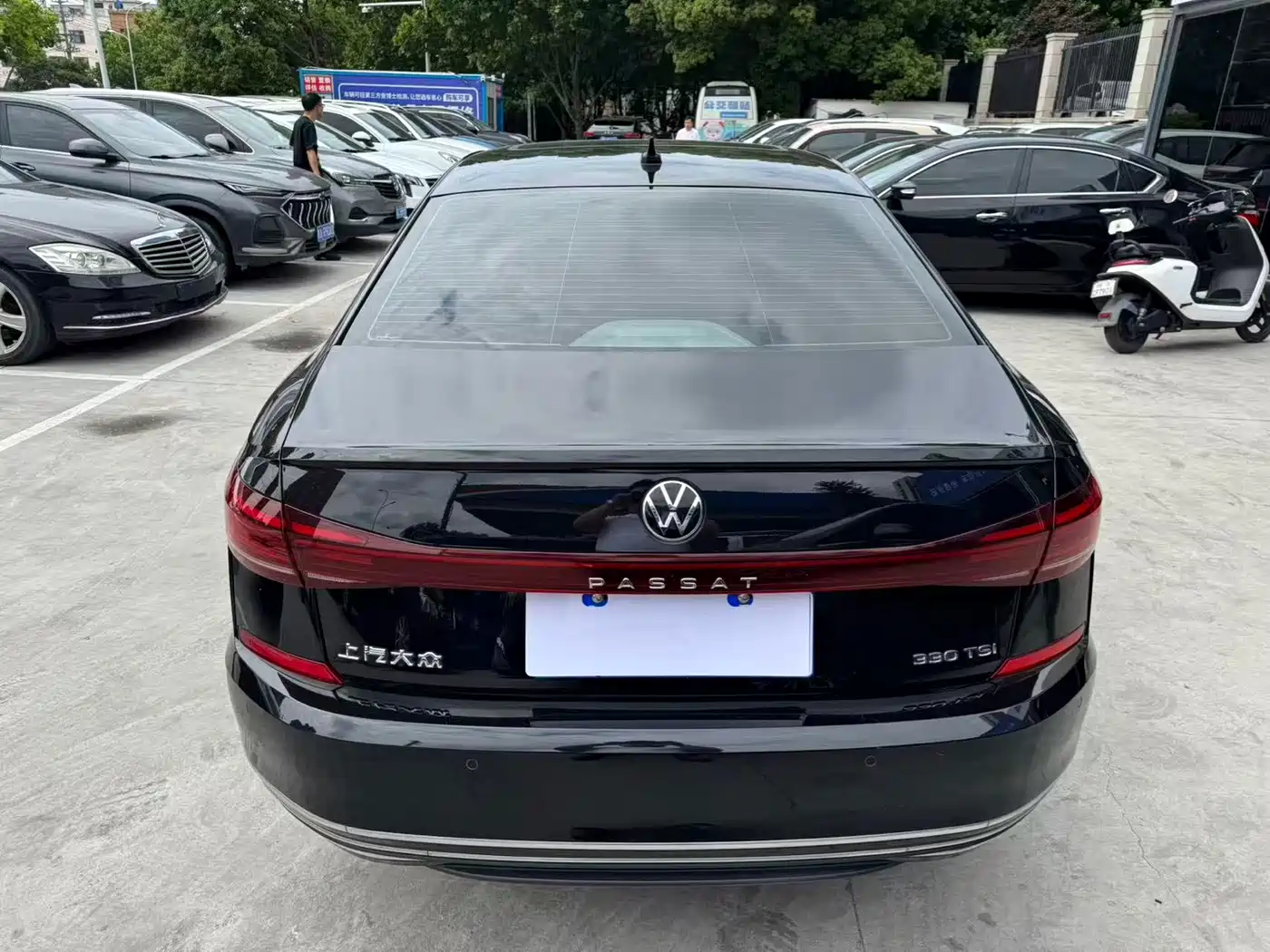 Volkswagen Passat 2022 330TSI Starlight Elite Edition фото 5