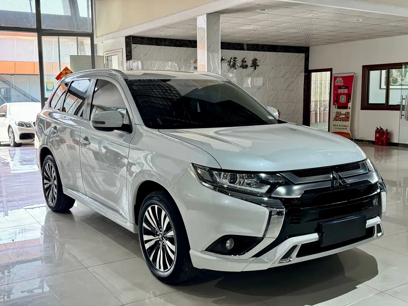 MITSUBISHI OUTLANDER