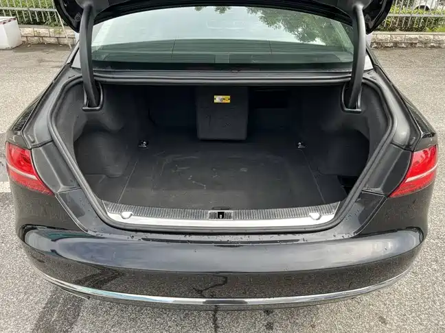 Фото 8 - Audi A8