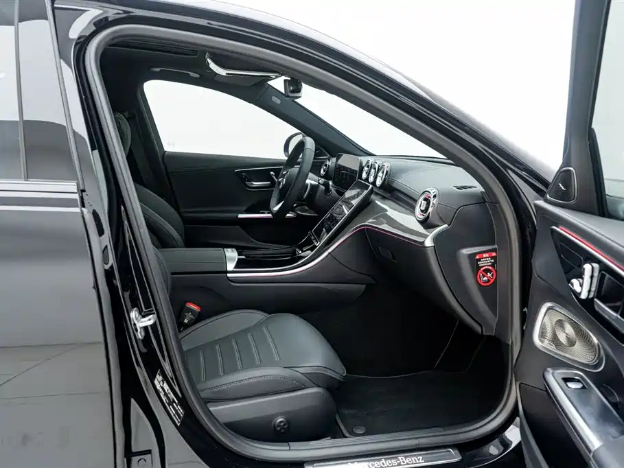 Mercedes-Benz C-Class 2024 Facelift III C 260 L Night Sport Edition фото 21