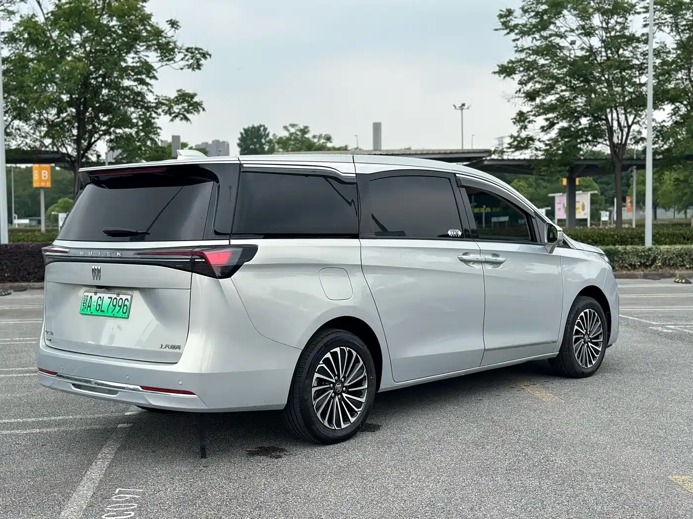 Buick GL8 New Energy 2025 Landlux Smart Edition 7-seater фото 7