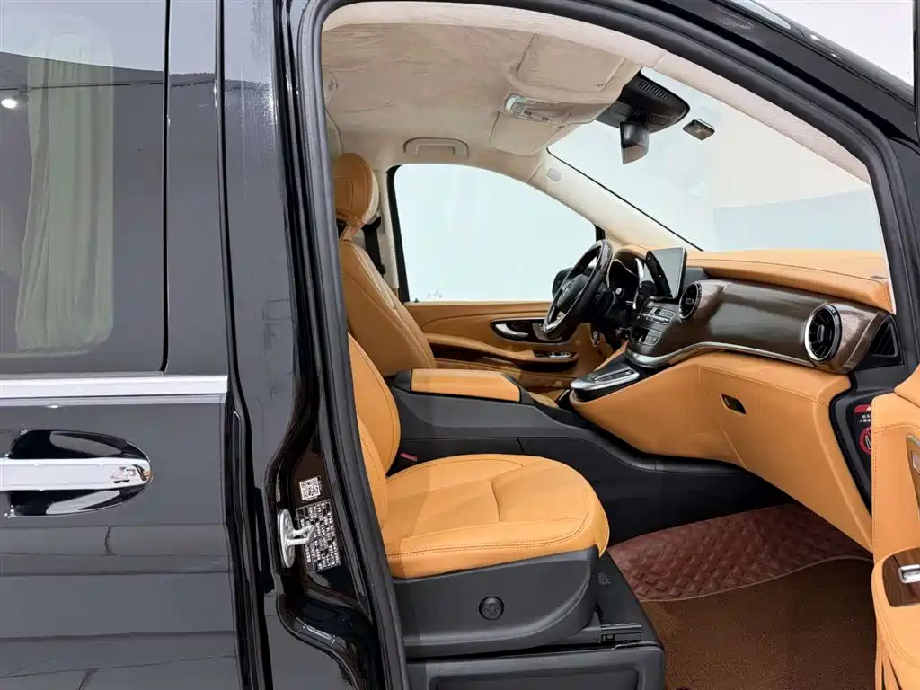 Mercedes-Benz V-Class 2020 Model V 260 L Long Wheelbase Luxury фото 20