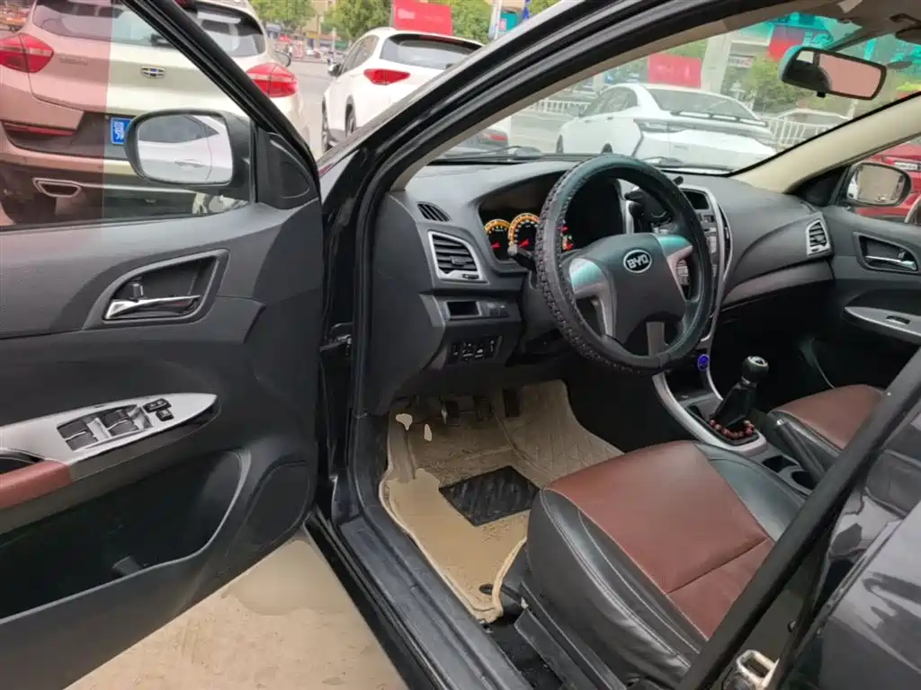BYD F3 2015 Energy-saving Edition 1.5L Manual Luxury фото 16