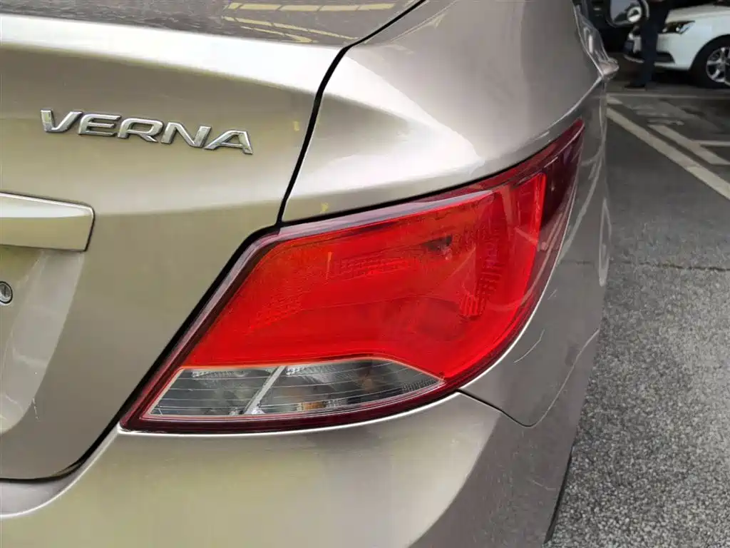 Hyundai Verna 2014 1.4L Automatic Smart GLS фото 8