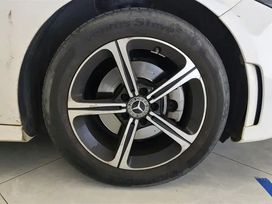 Mercedes-Benz A-Class 2022 Facelift III A 200 L Sport Sedan Fashion фото 6