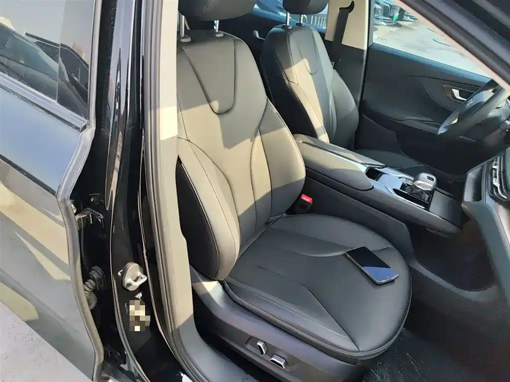 Hongqi E-QM5 2023 Facelift Basic Travel Edition фото 19