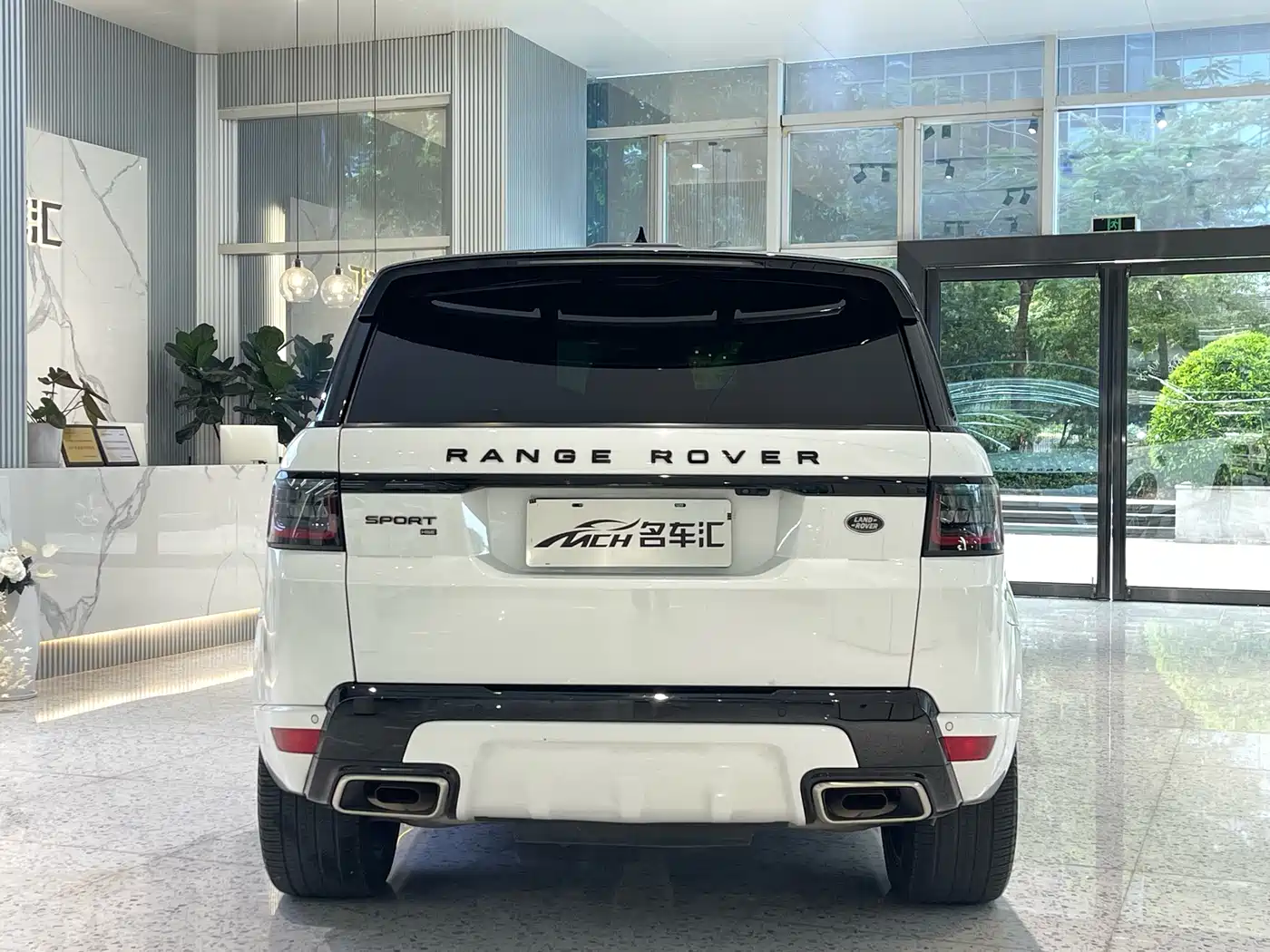 Land Rover Range Rover Sport 2022 3.0 L6 Gloss Black Edition фото 4