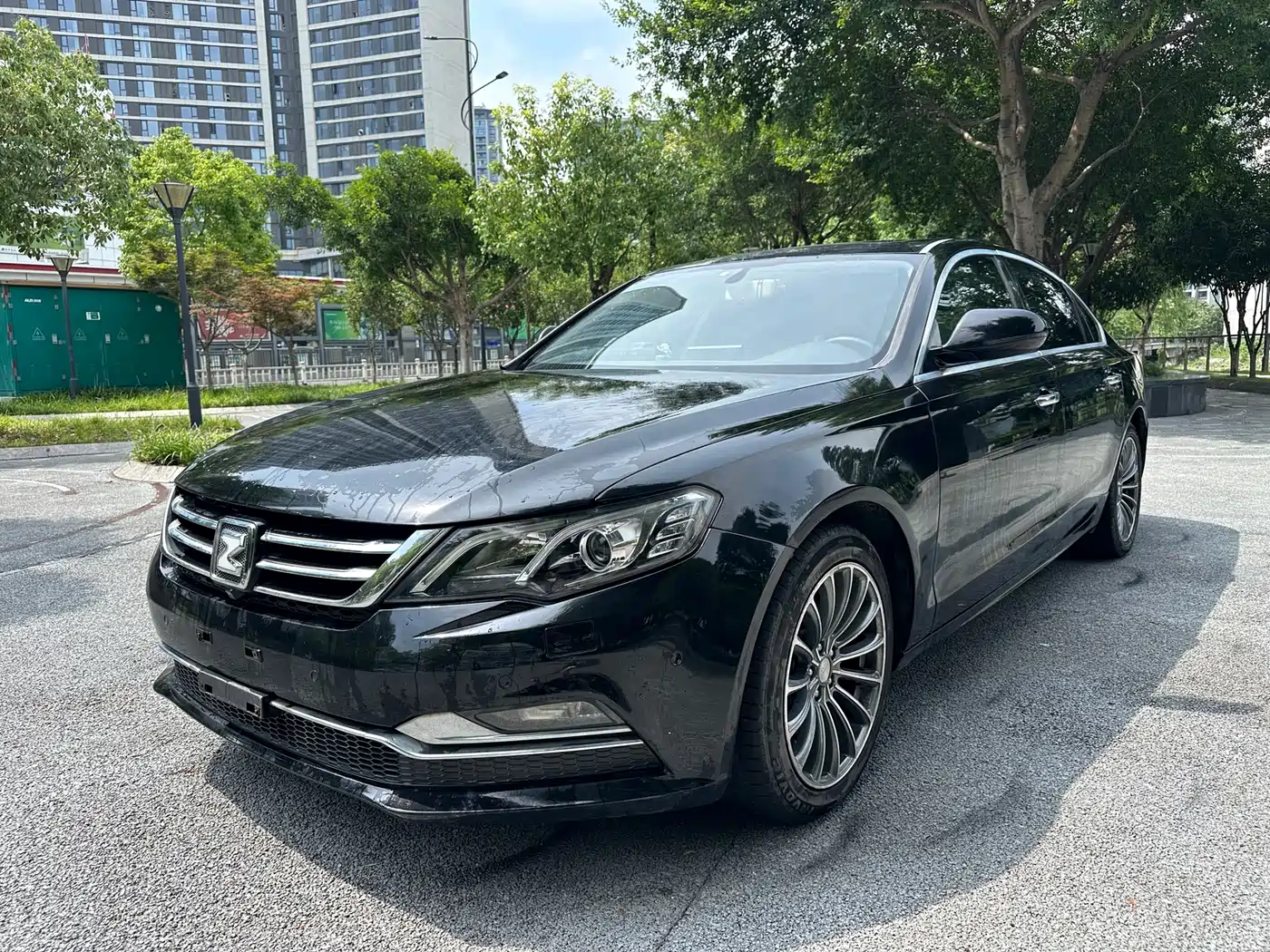 Фото 1 - Zotye Z700