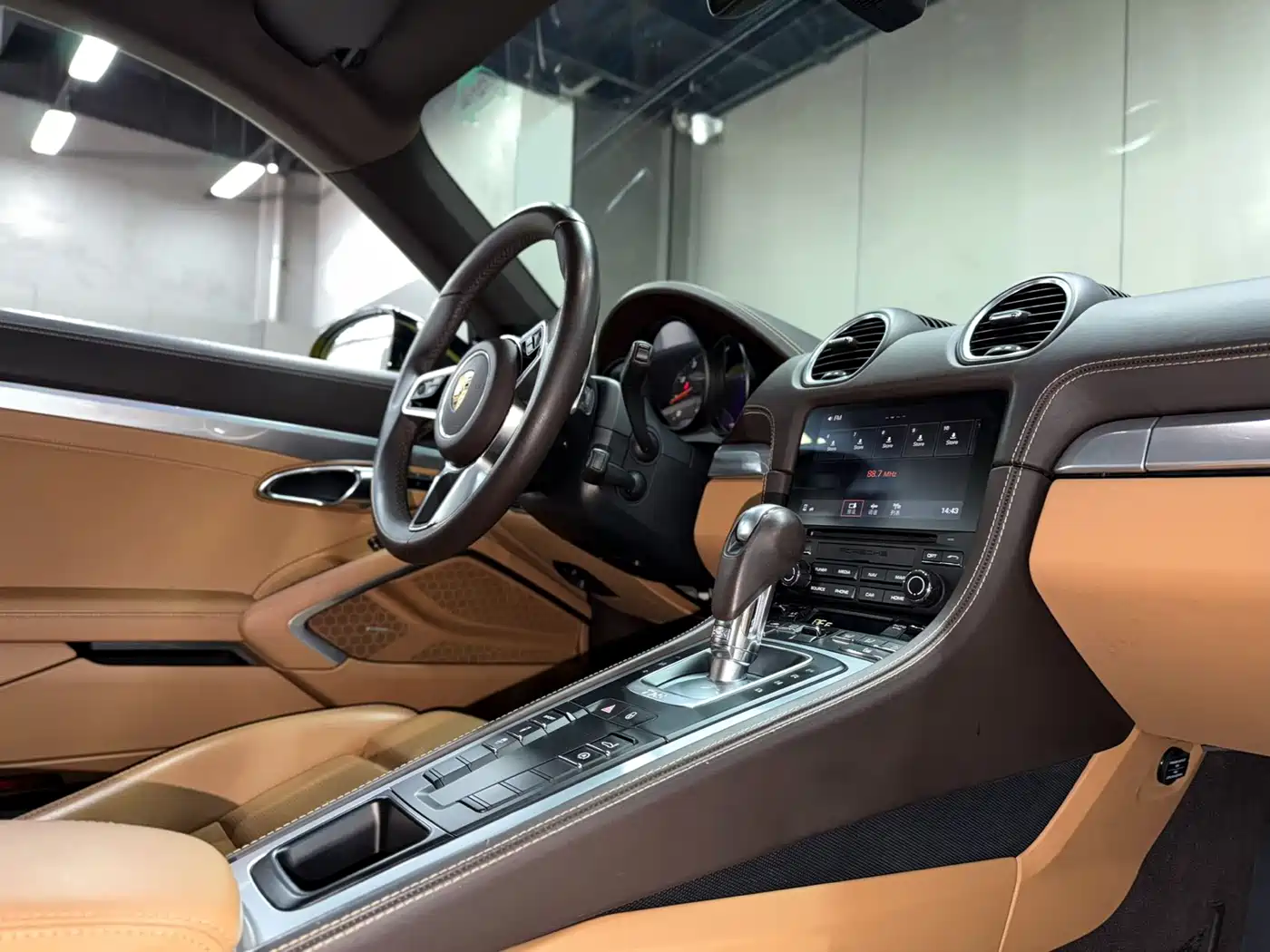 Porsche 718 2018 Cayman 2.0T фото 11
