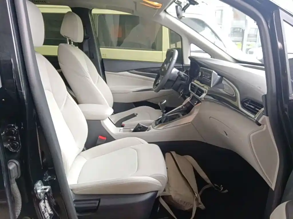 SAIC Maxus Maxus G50 2023 Model 1.5T Manual Joyride B фото 25