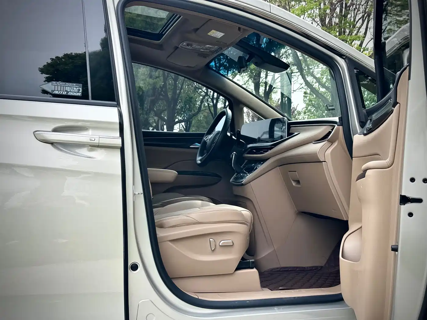 Buick GL8 2021 ES Landlord 653T Luxury фото 10