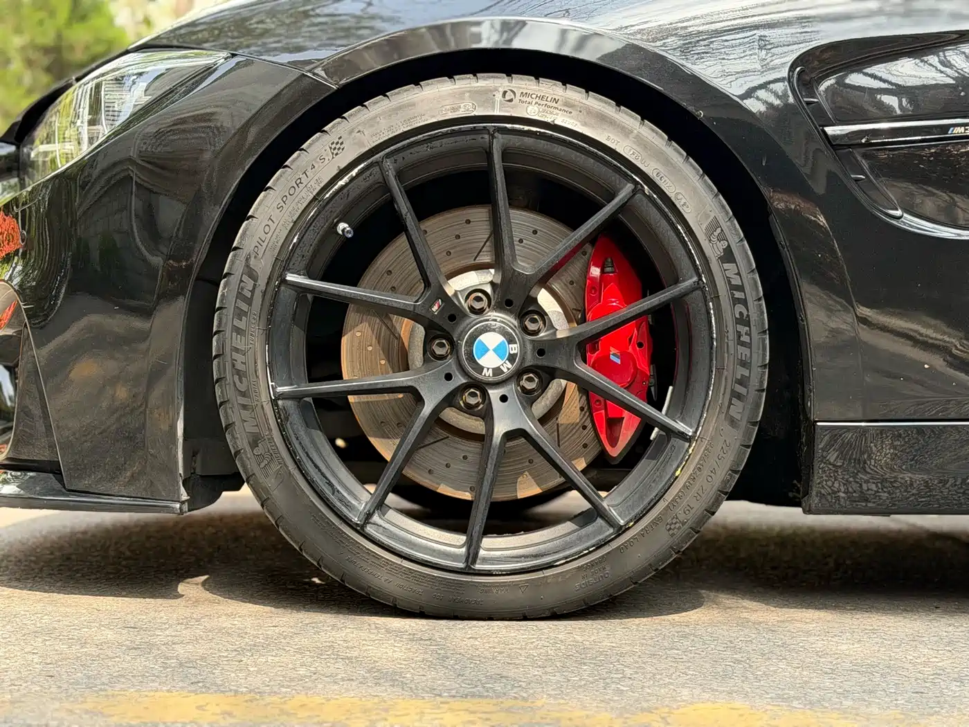 BMW 3 Series 2018 320i M Sport Black Night Edition фото 11