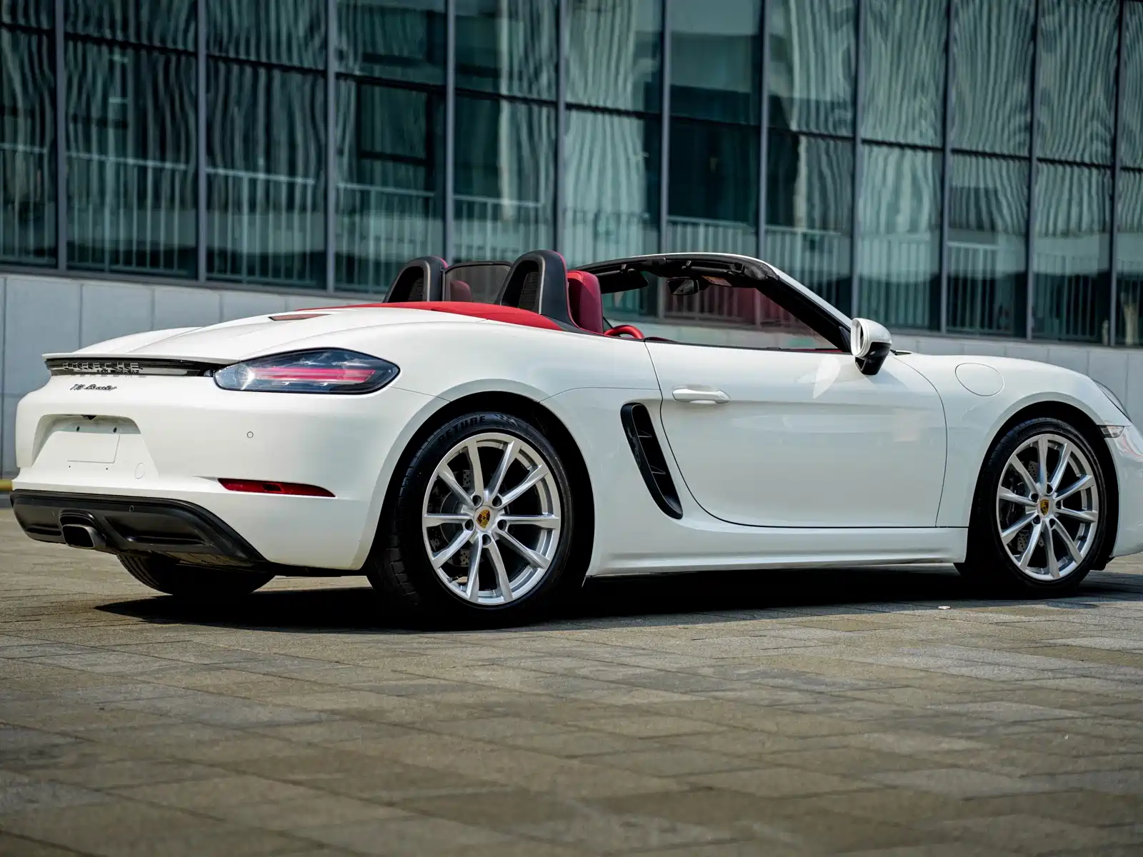 صورة 12 - Porsche 718