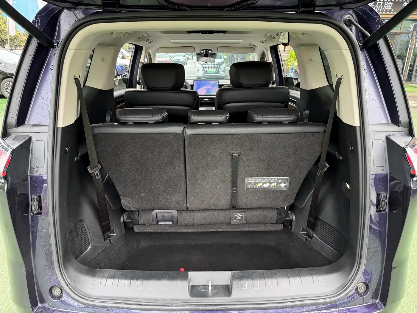 GAC Trumpchi Trumpchi E8 NEV 2024 Model 150km MAX фото 16