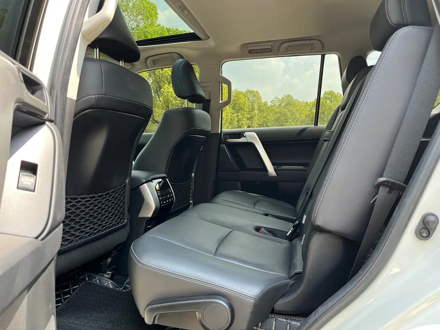 Toyota Prado 2018 3.5L Automatic TX-L Rear-mounted Spare Tire фото 5