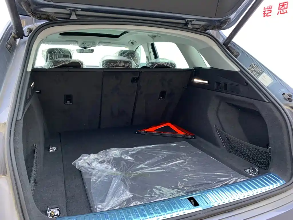 Audi e-tron 2026 2021 50 quattro Luxury