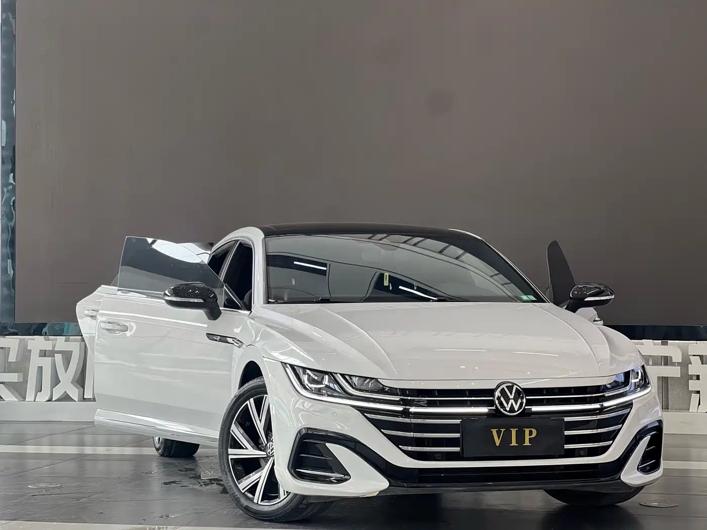 Volkswagen FAW-Volkswagen CC 2021 380TSI Eye-catching Edition фото 4